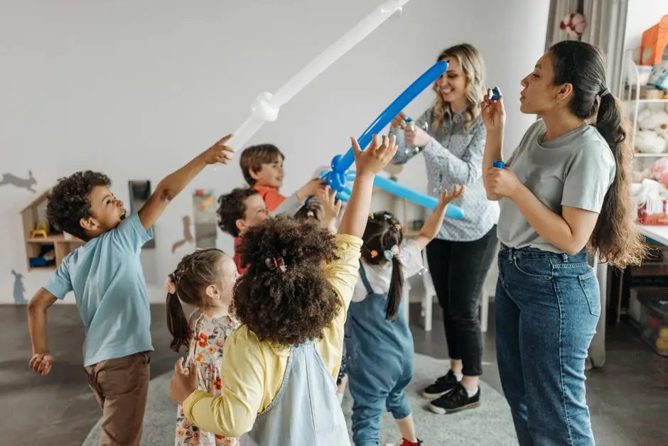Người chăm sóc và hỗ trợ pháp lý, bảo vệ công cộng
