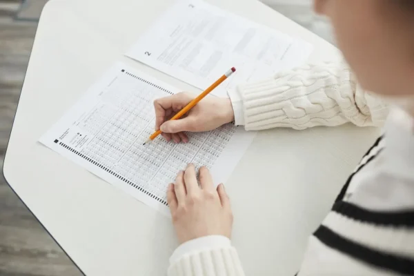 CELPIP hay IELTS: nên chọn kỳ thi nào để định cư Canada