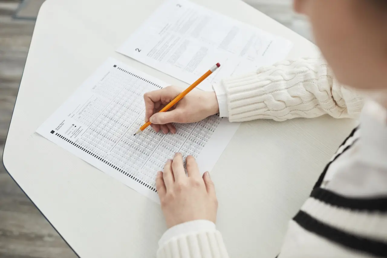 CELPIP hay IELTS: nên chọn kỳ thi nào để định cư Canada