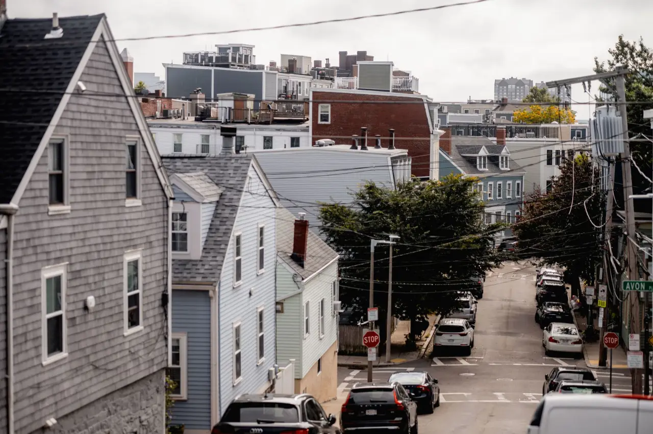 Định cư bang Massachusetts: Boston và giáo dục