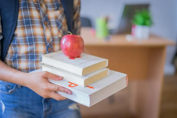 Bữa ăn học đường Hoa Kỳ và hỗ trợ tại trường công