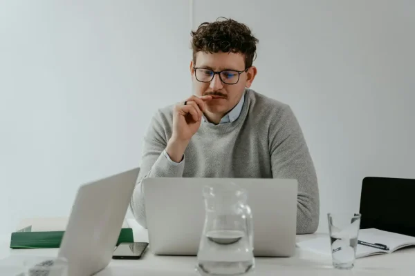 EB-3 có giới hạn độ tuổi không? Giải đáp cho mọi lứa tuổi