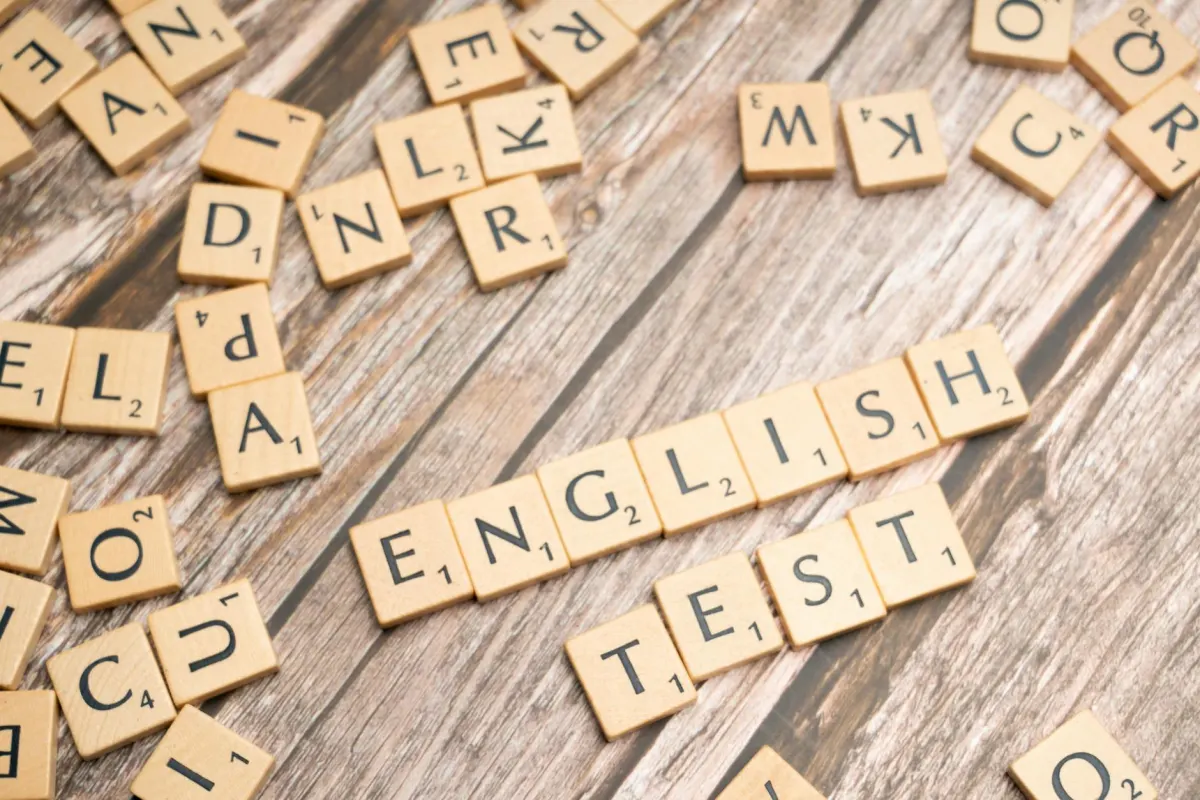 IELTS vs PTE cho định cư Úc: chọn kỳ thi nào