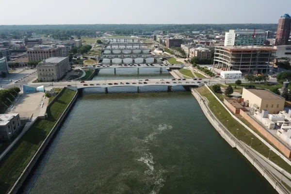 Định cư bang Iowa: Des Moines và nông nghiệp