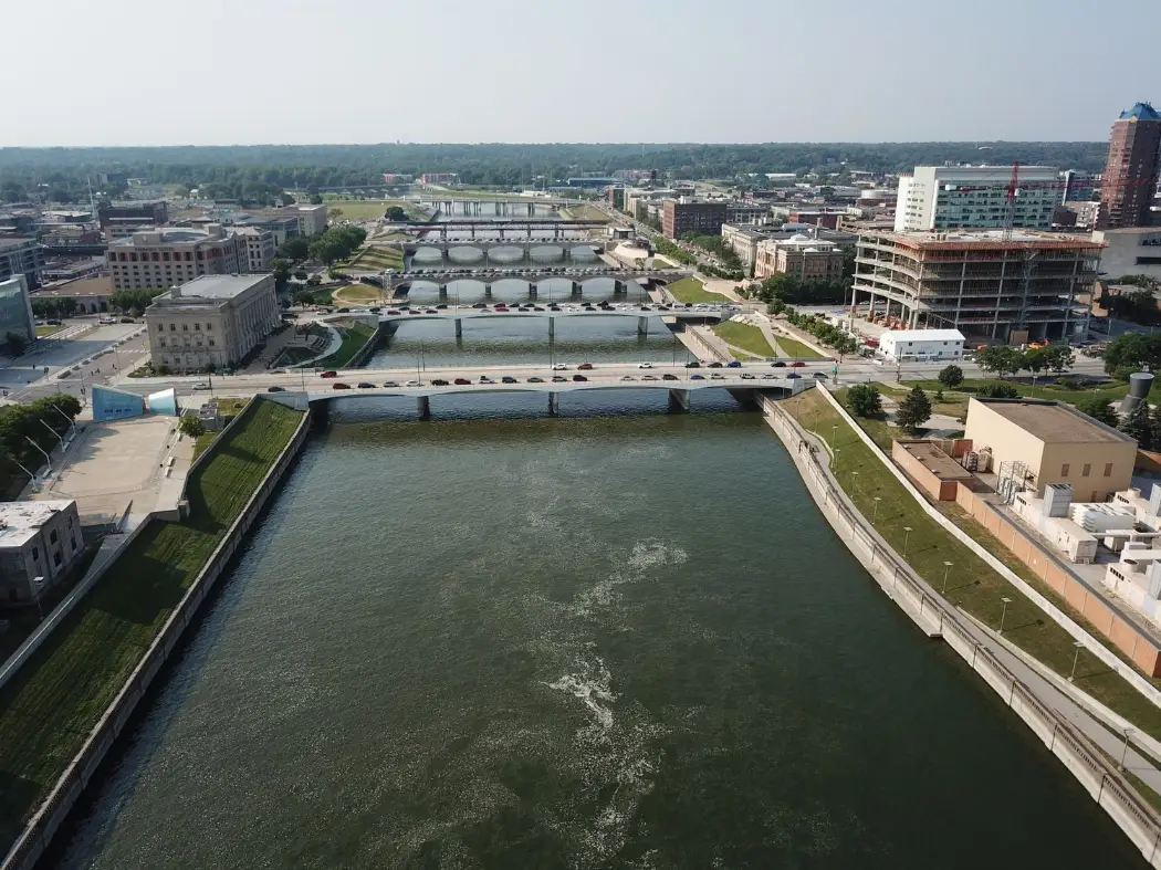 Định cư bang Iowa: Des Moines và nông nghiệp