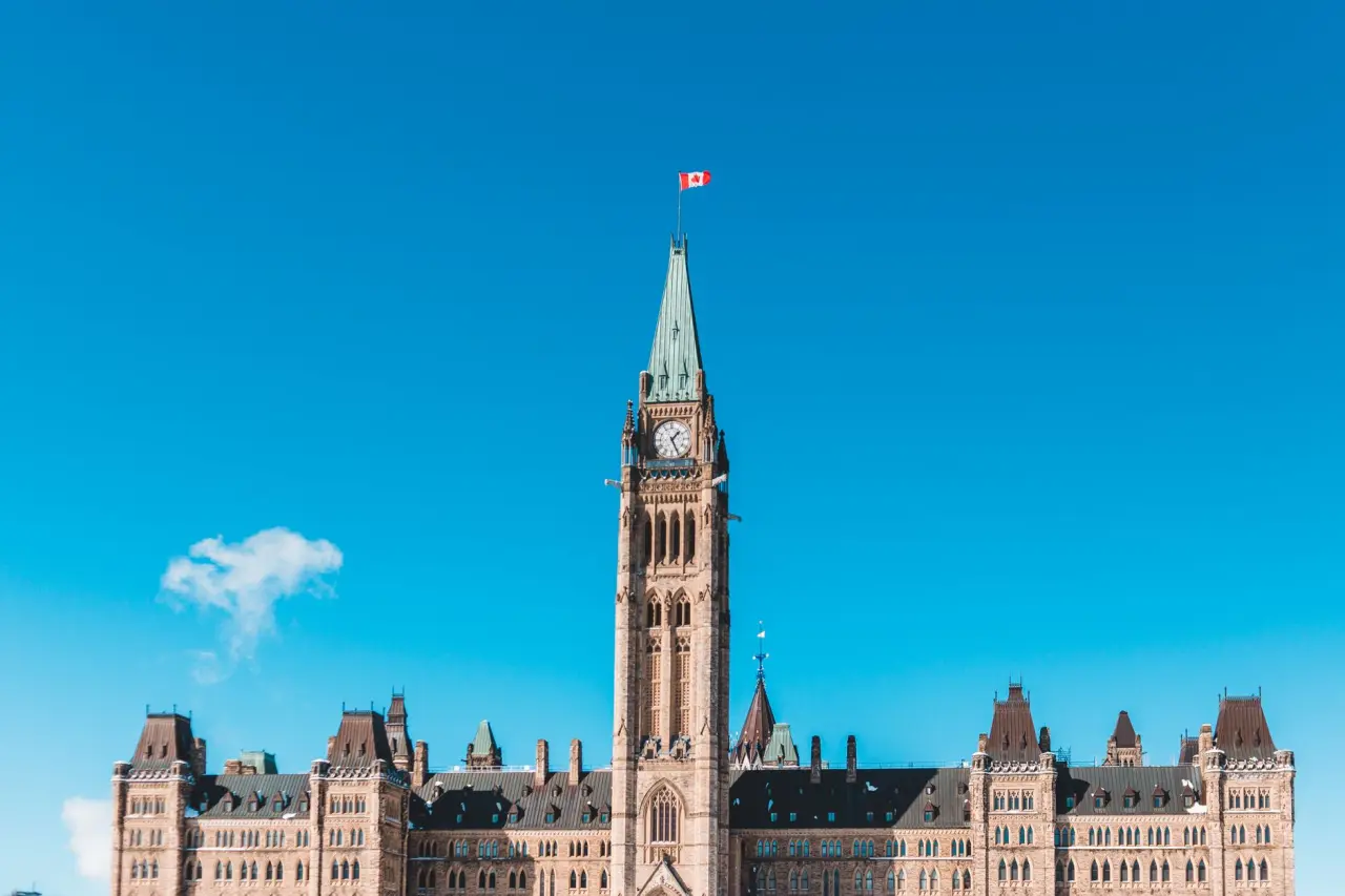 Kế hoạch nhập cư Canada 2025-2027: chỉ tiêu giảm mạnh