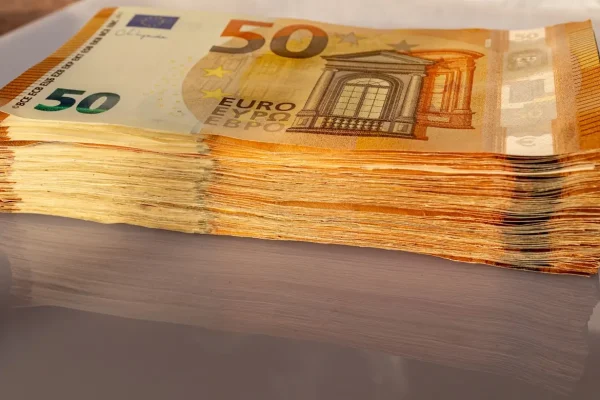Lương tối thiểu Đức 2026: tăng lên €13,90/giờ từ 01/01/2026