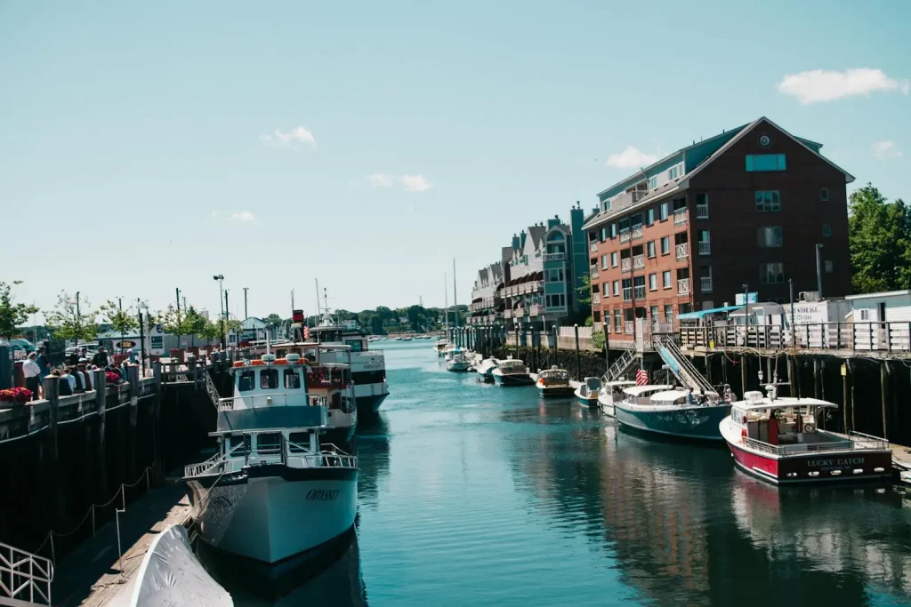 Định cư bang Maine: Portland và ven biển