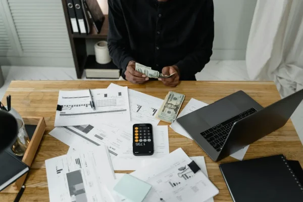 Phí chính phủ EB-3: Các khoản nộp cho USCIS và ai trả