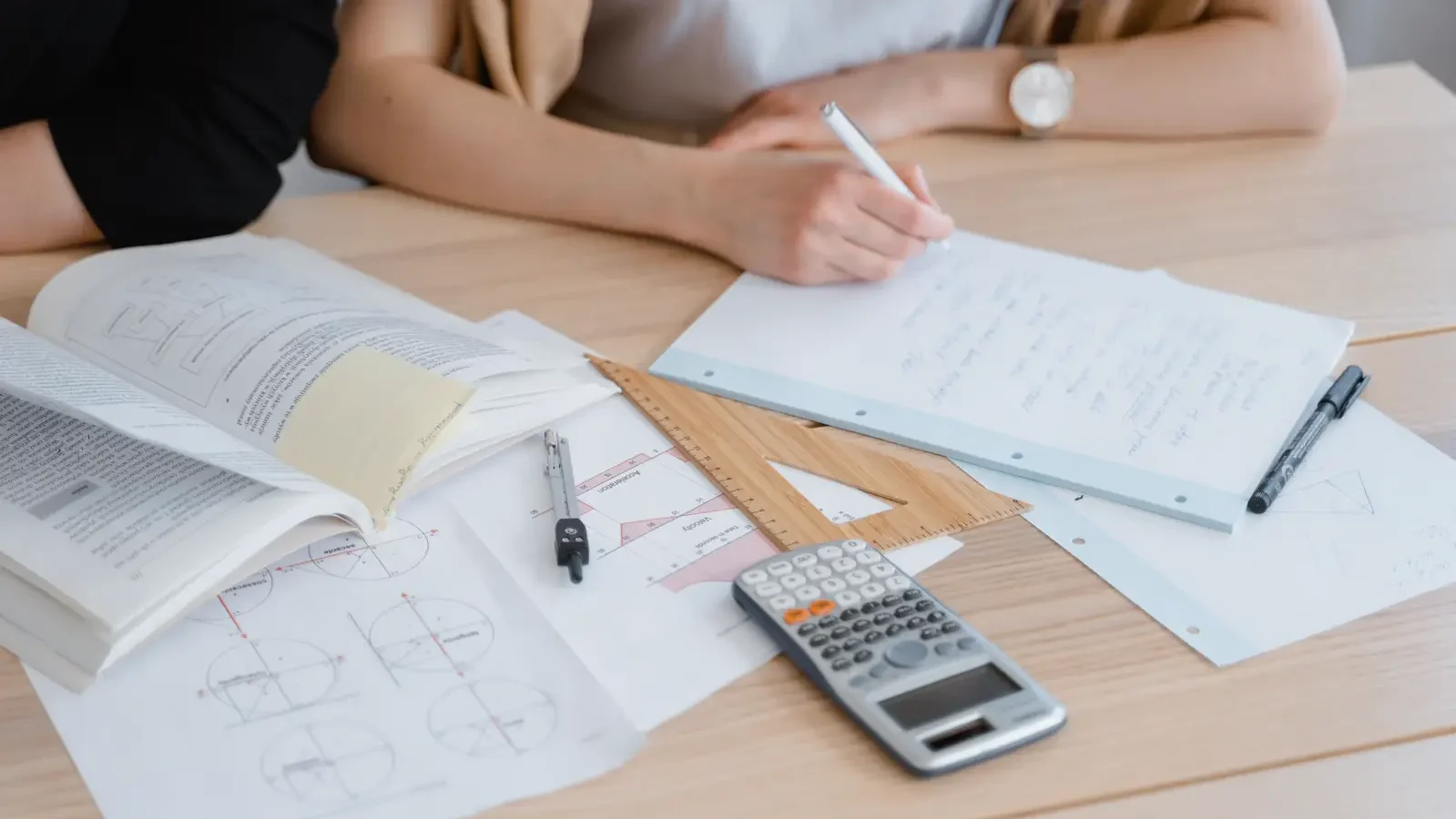 Chi phí du học ngoài học phí: bảng liệt kê đầy đủ